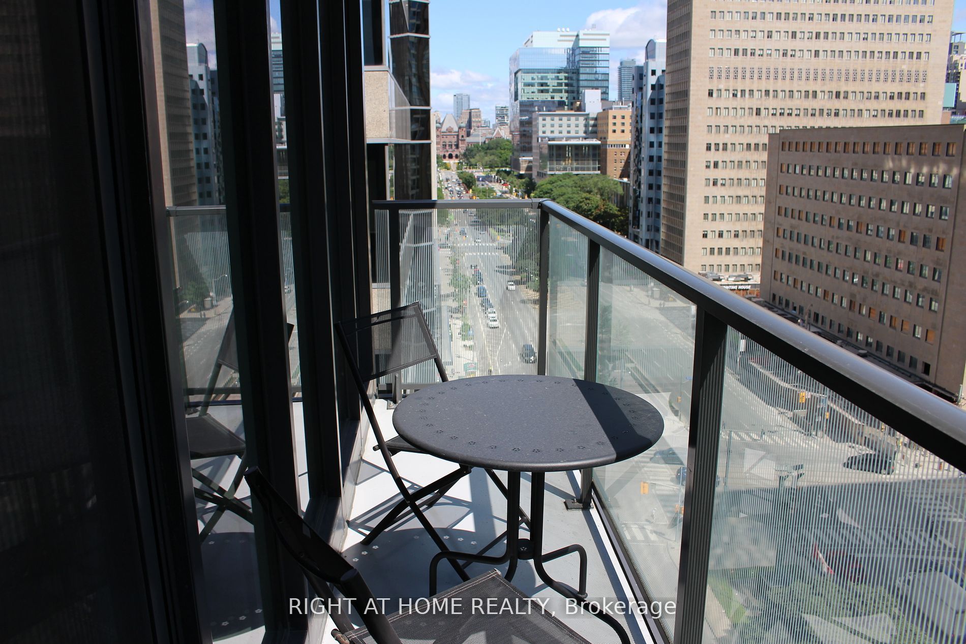 426 University Ave 1010