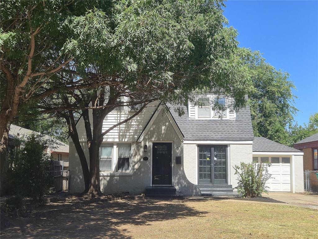 Historic Linwood! So much character! Features include hardwood flooring, vintage fireplace, archways, built-ins, etc. Updated kitchen with newer cabinets, counter tops, appliances, etc. Updated upstairs bathroom. Spacious backyard with a large deck.