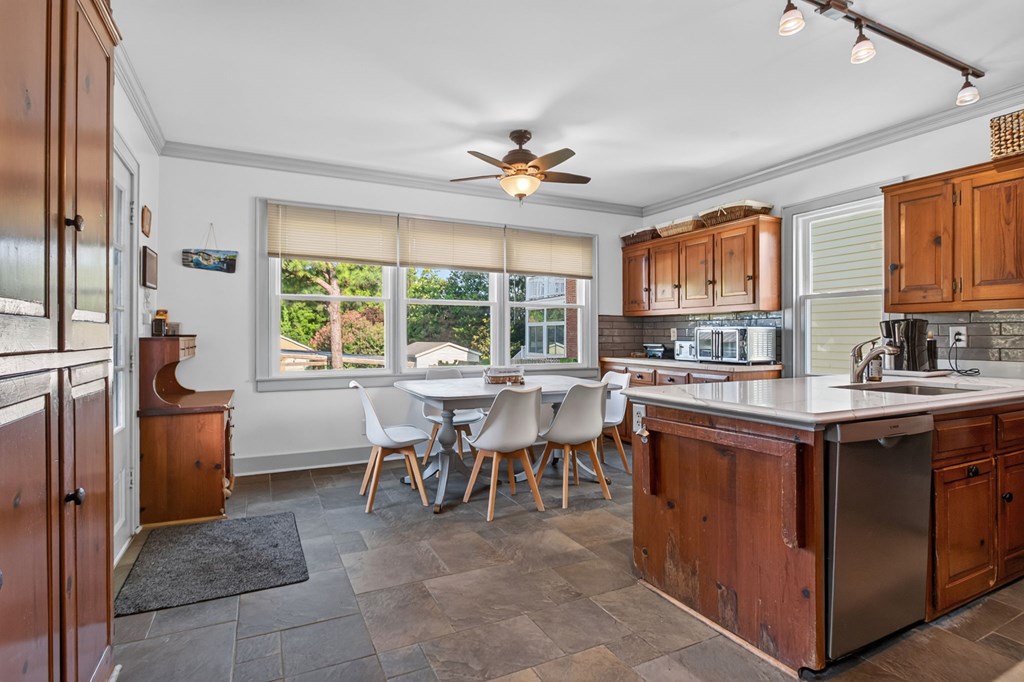 16366 Courthouse Rd A