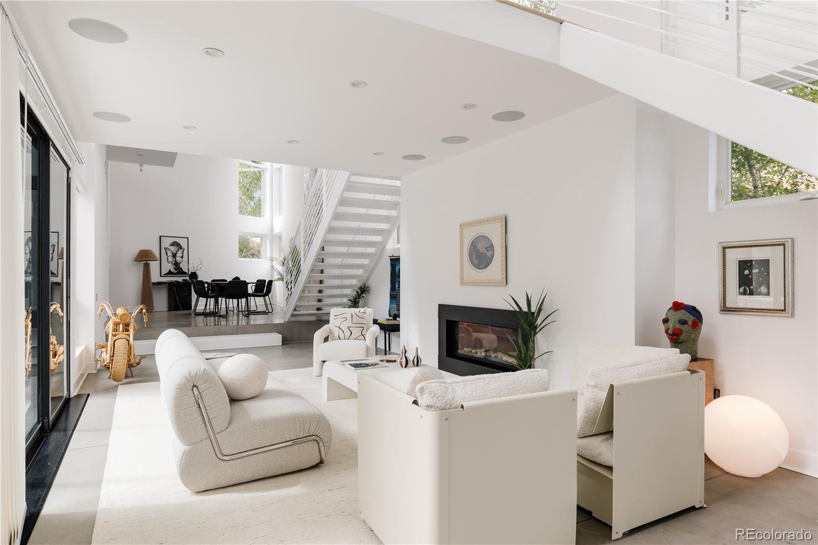 5916 S Sycamore Street