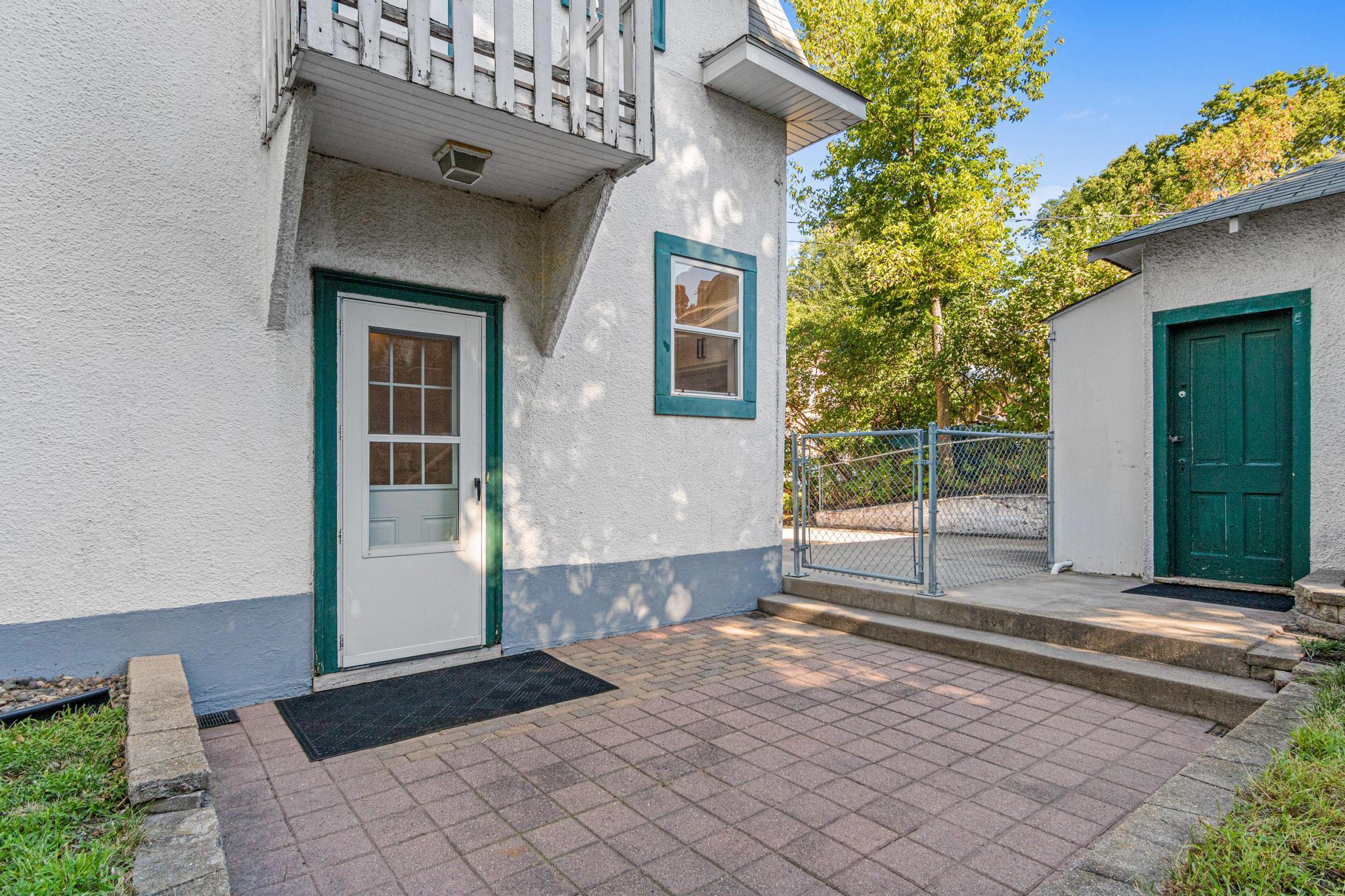 902 Hunt Place