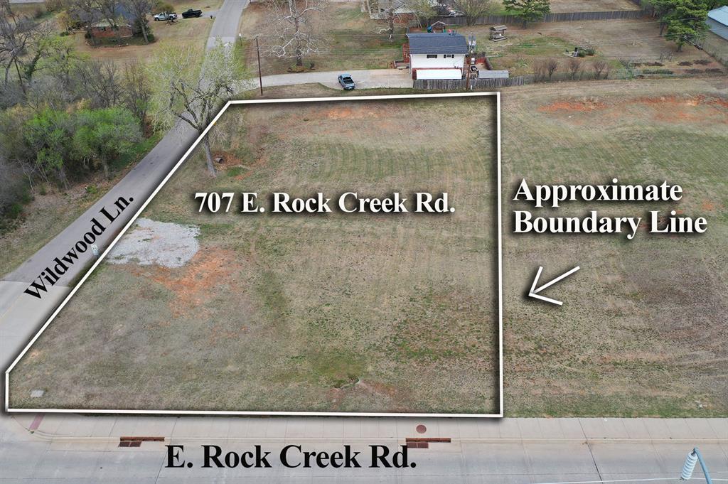 Don't miss your opportunity to own .83 acres of vacant lot in Norman, OK. No HOA giving you flexibility without restrictive covenants. Bring your own builder and create exactly what you have envisioned. Public utilities available. Ideally located just minutes from I-35, shopping, dining and everyday amenities.
