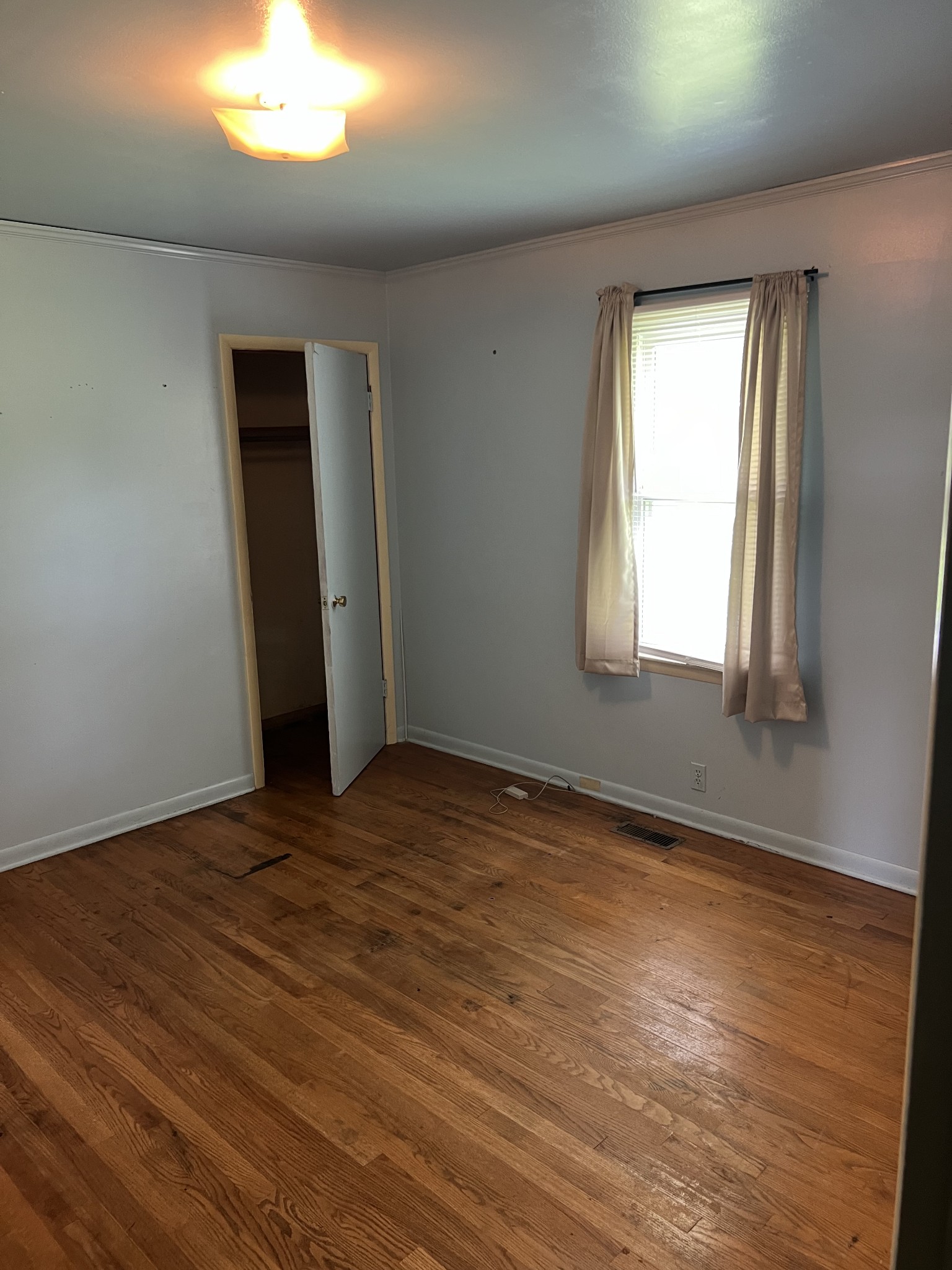 350 Lagoon Dr