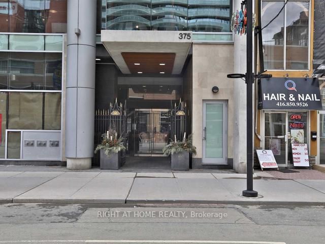 375 W King St 3109
