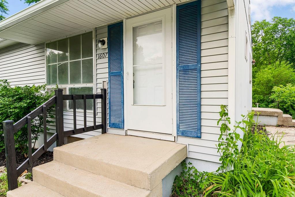 1607 N Cherokee Street