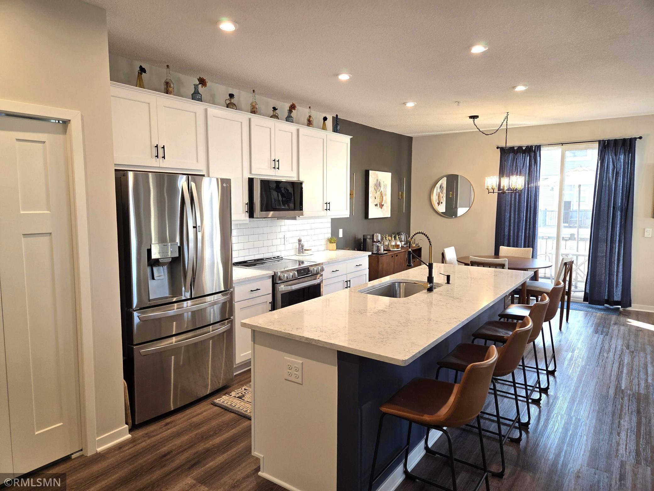 2234 Gateway Curve