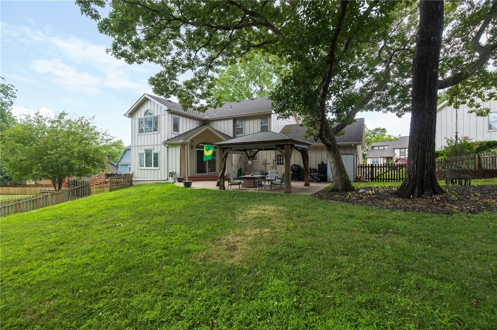 3743 NE Woodland Court