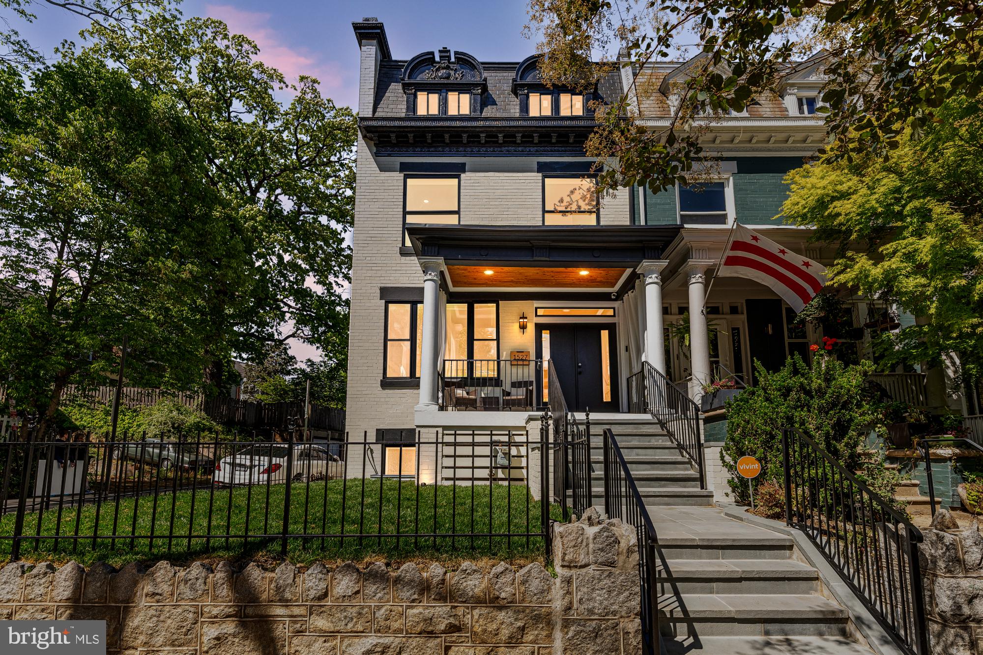 1527 Buchanan St NW  