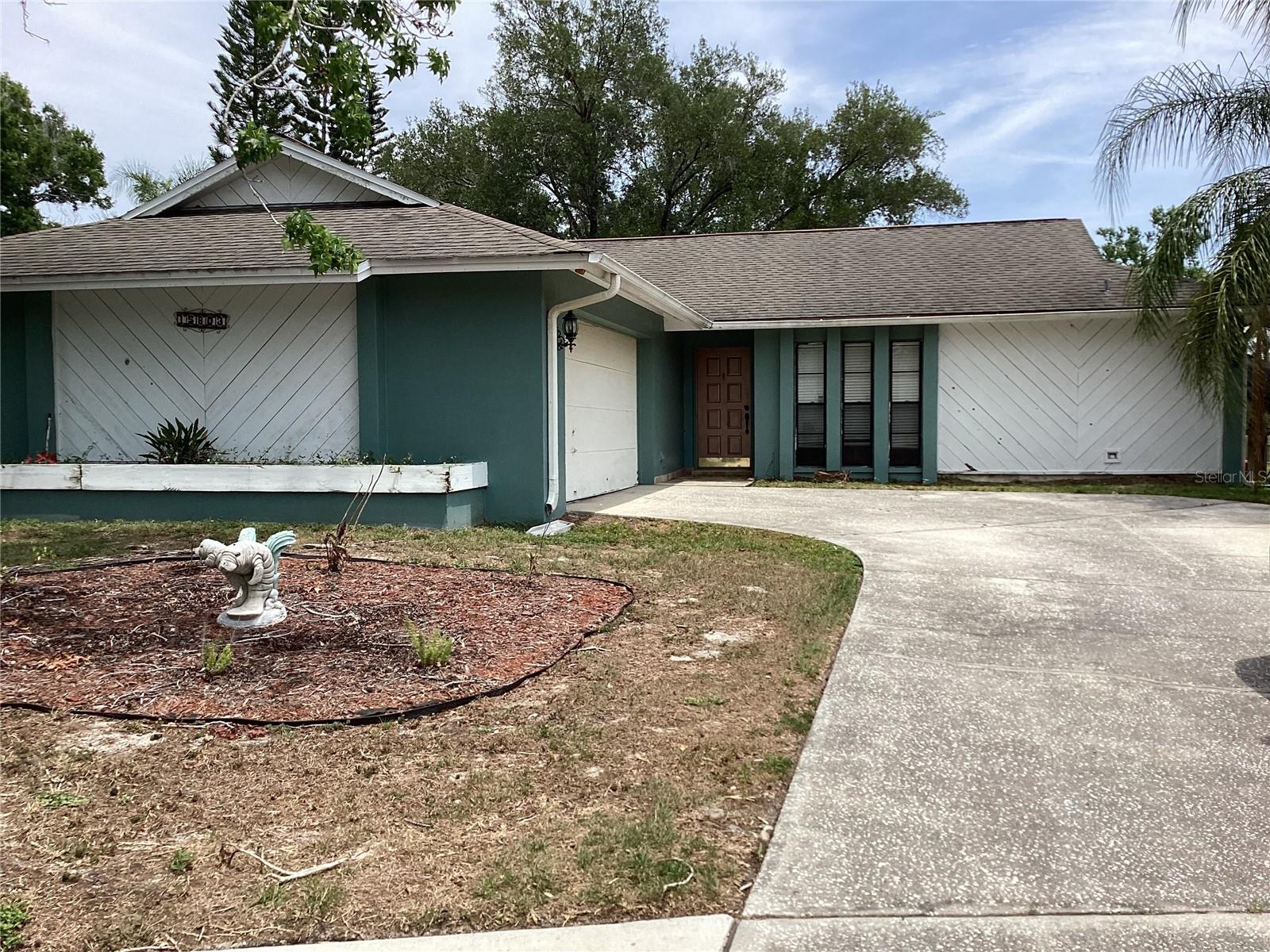 Cul-De-Sac home in the heart of Country Place. Enjoy this 3 bedroom, two bath home with an office/ study/ den and a 2 car garage. How about a nice lake where you can canoe or kayack. Investor SpecialOffice and dining are can be flex rooms. Use the for homework area, play area for younger children, a workout area or whatever else you need. Tour this home in the rough, then buy is and make it your own.