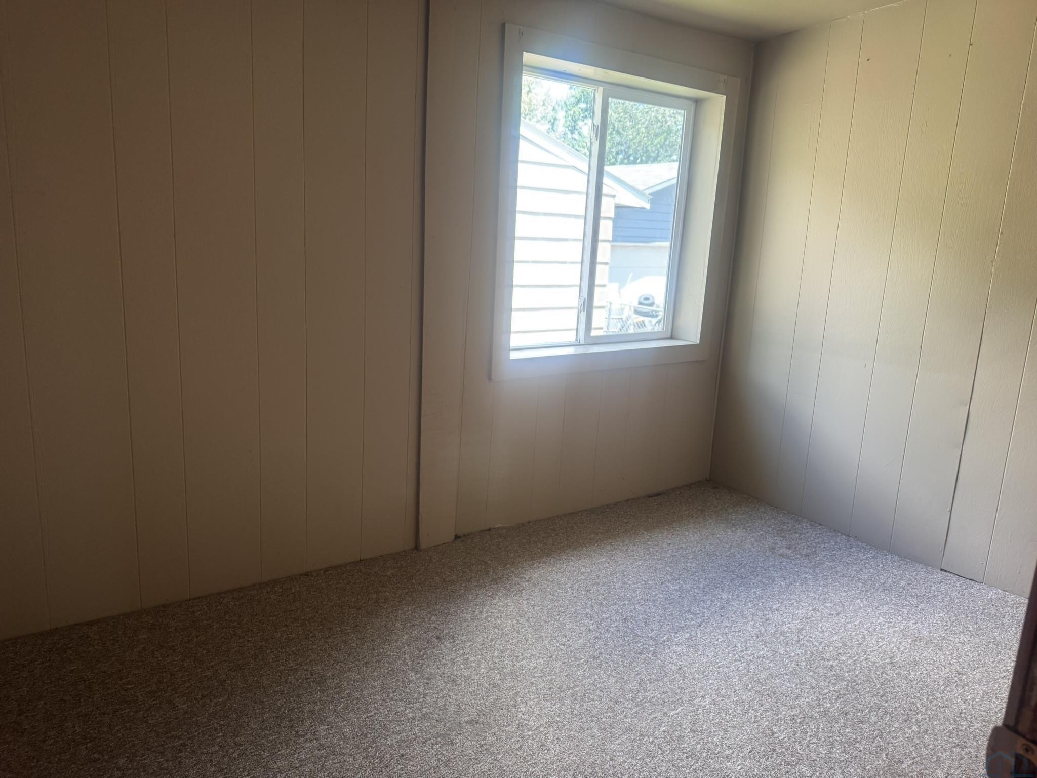 1121 River Drive