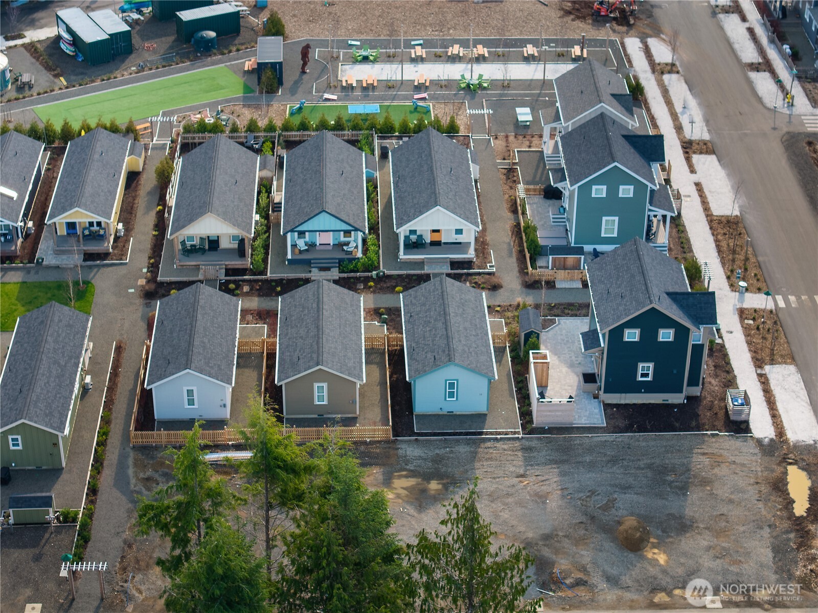 40 Bungalow Loop