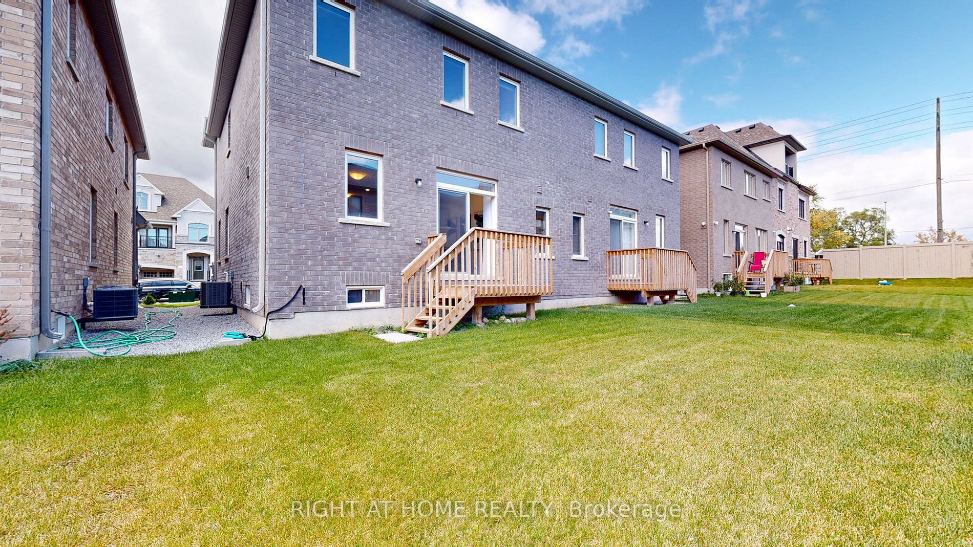 52 Crofting Cres