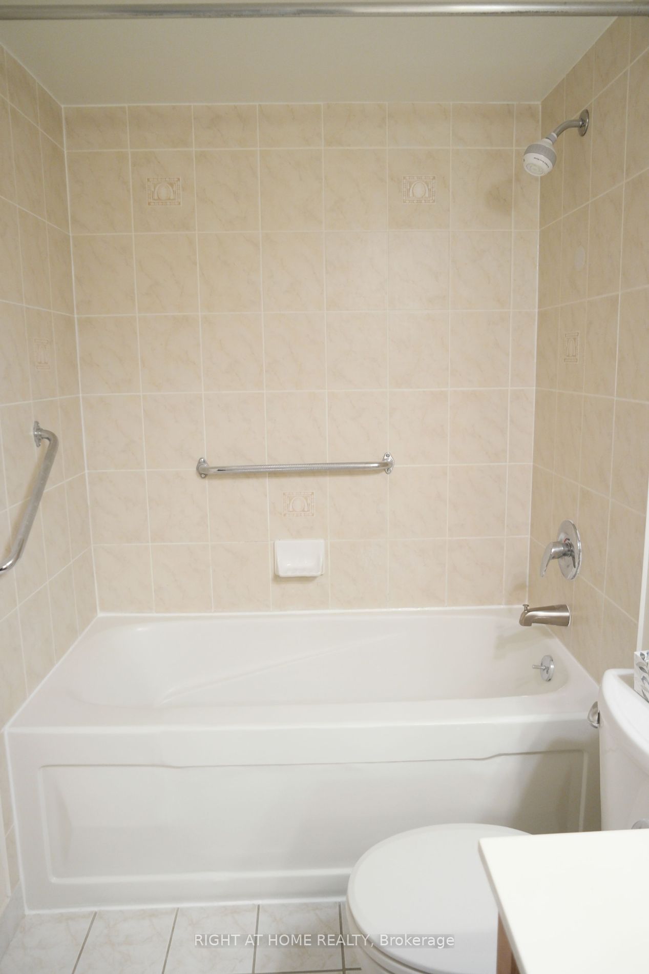 61 N Town Centre Crt 1004