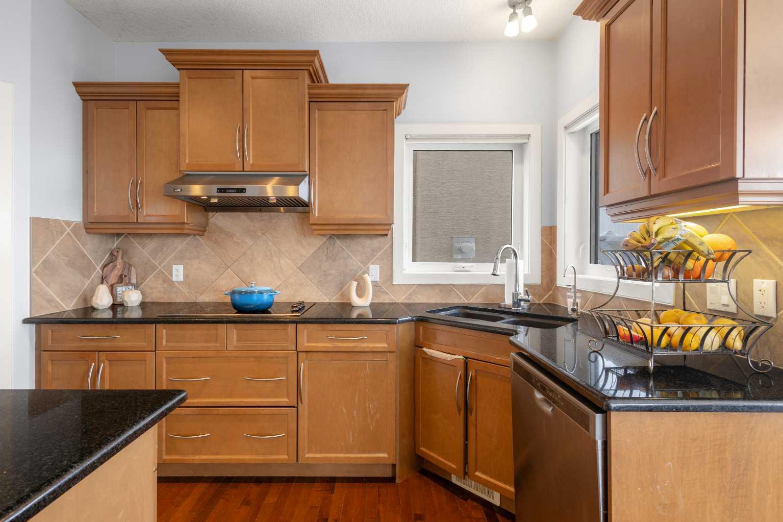 86 Royal Ridge Mount NW