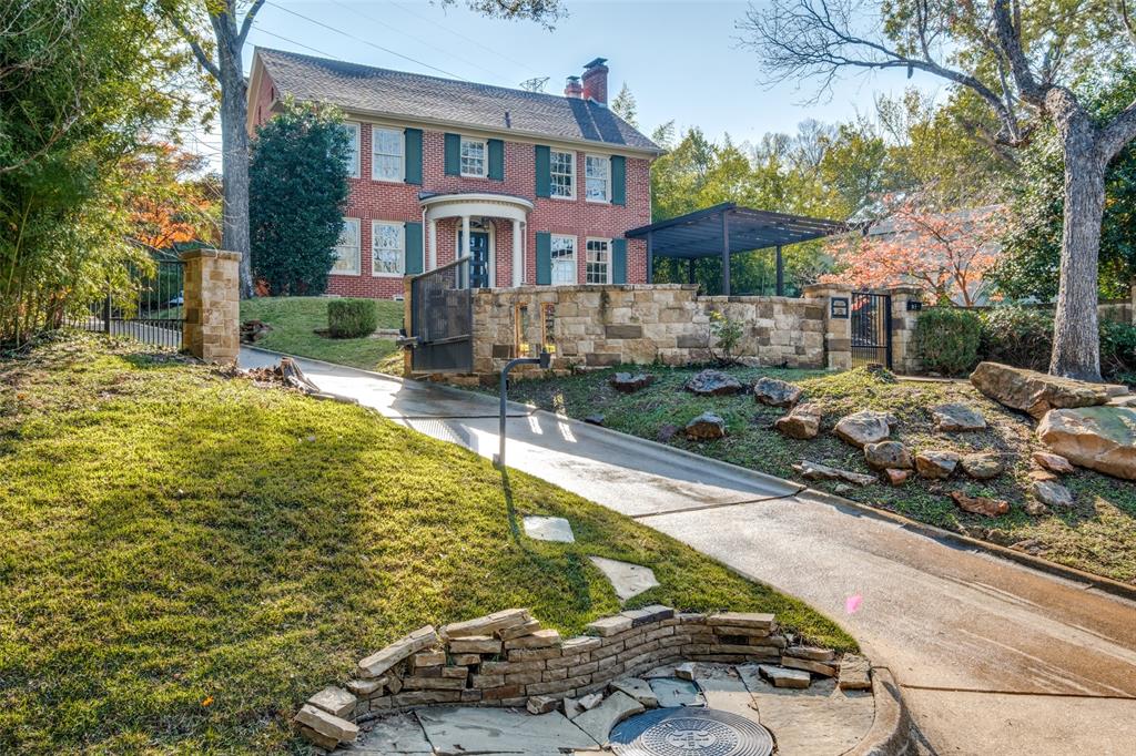 3916 Stonebridge Drive