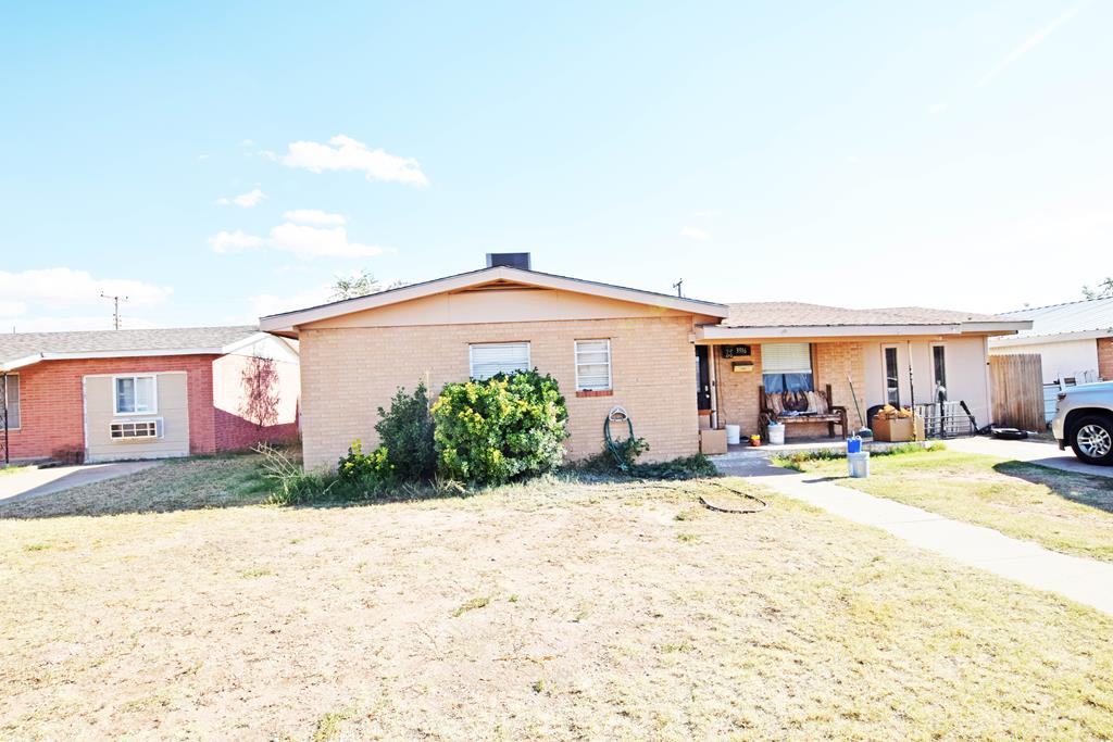 Just Lowered to 160,000 ! Perfect starter home! This home has 3 bedrooms, and 2 baths, and 2 living areas.  Home needs a little tlc . Allow 1 hour notice to view.  Call A Realtor today    Home also has nice sized back yard!