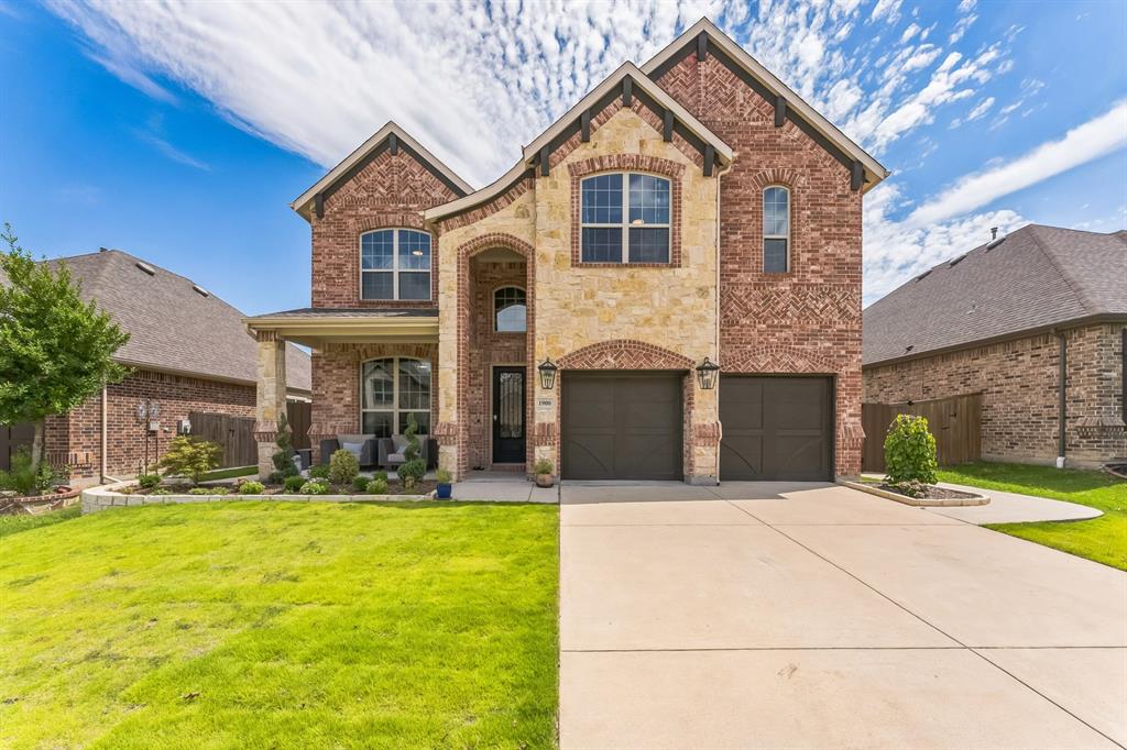 Don’t miss this incredible opportunity! This beautifully updated home was recently appraised at $700,000 and features over $125,000 in upgrades
completed within the past 12 months—both inside and out. Truly move-in ready, this is one of the best turnkey homes available in Plano at this price point. Situated at the end of a quiet development with no through traffic, the location offers peace, privacy, and convenience—just minutes from everything you need.