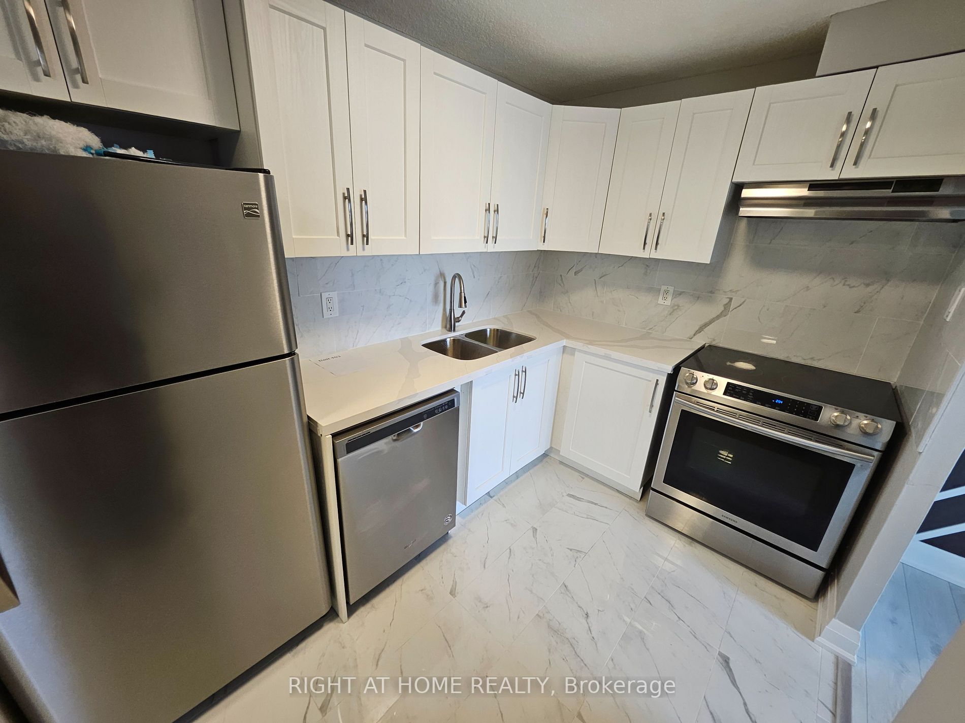 2900 N Battleford Rd 403