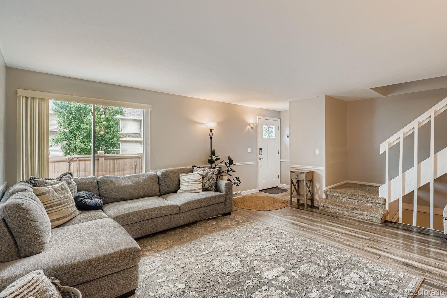 4318 E Maplewood Way