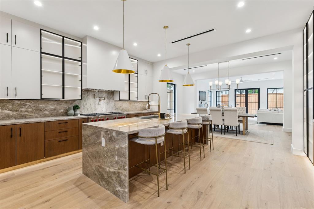 3921 Hawthorne Avenue