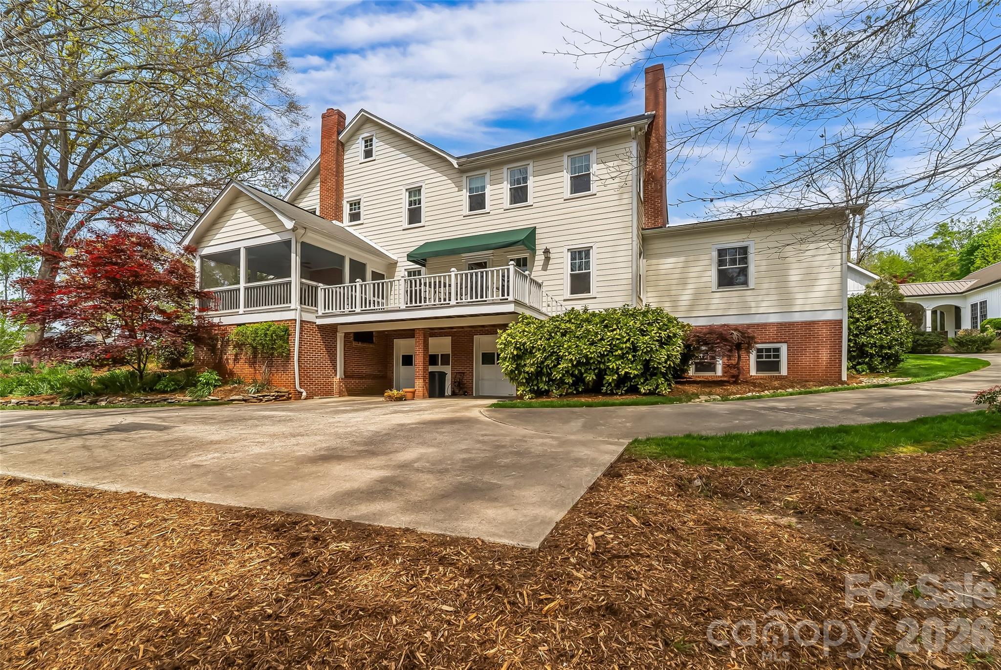 115 Riverside Court