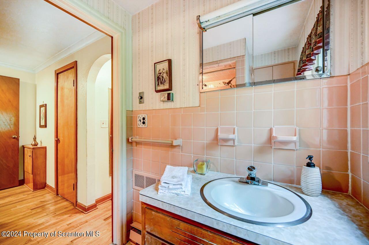 1342 N Abington Road
