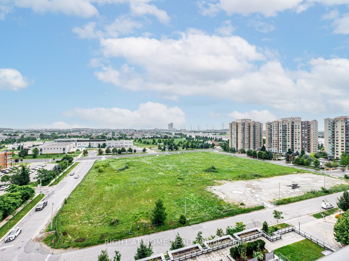 65 E Oneida Cres 1010