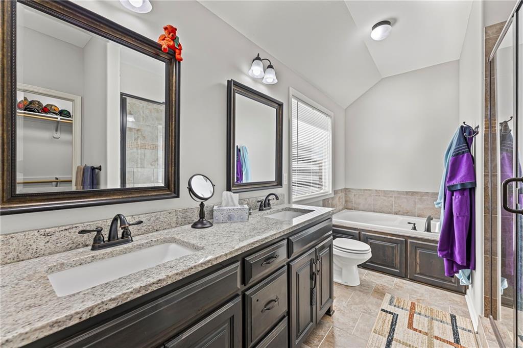 6720 N Cypress Avenue