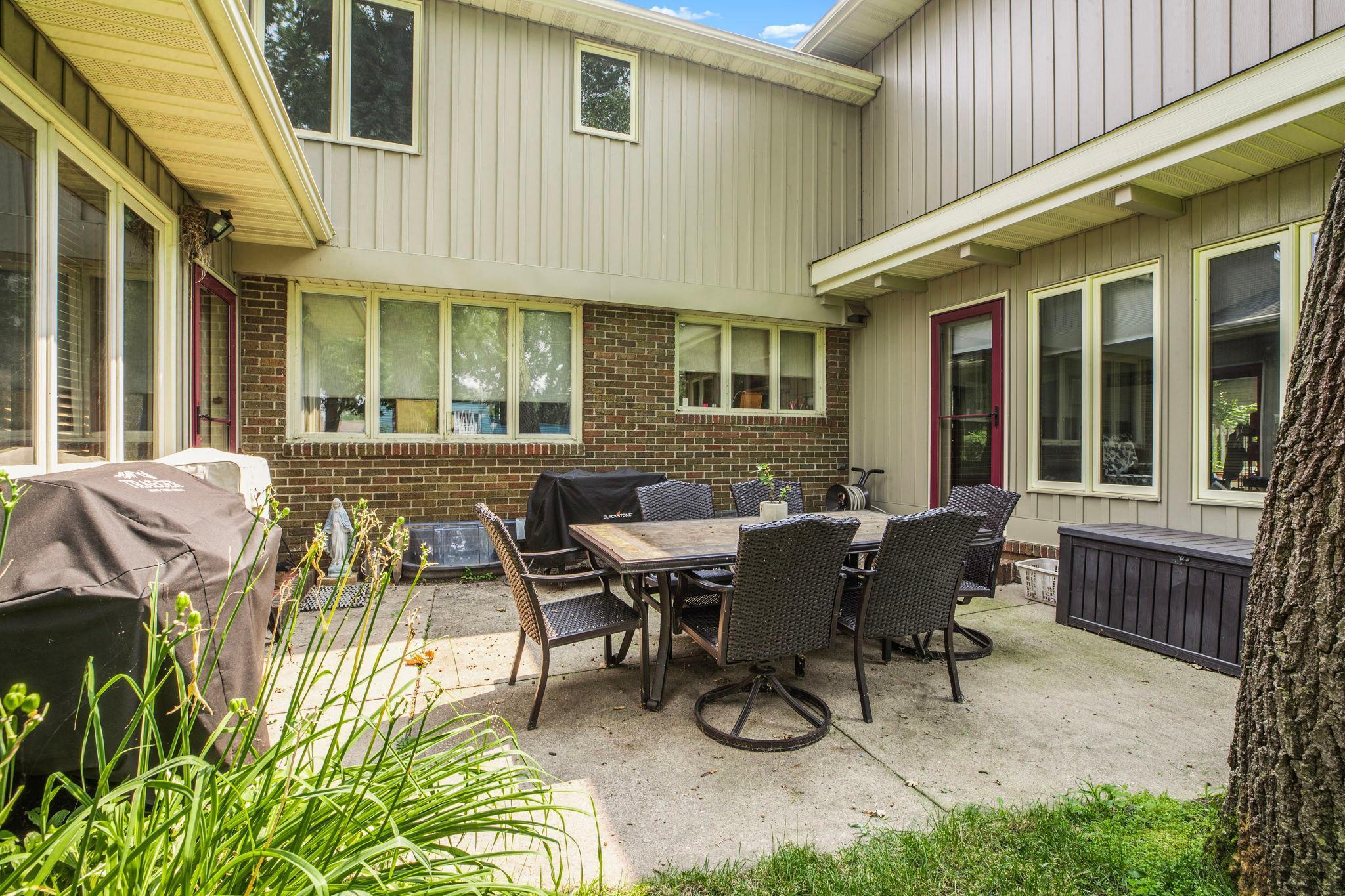 2021 Hillcrest Drive