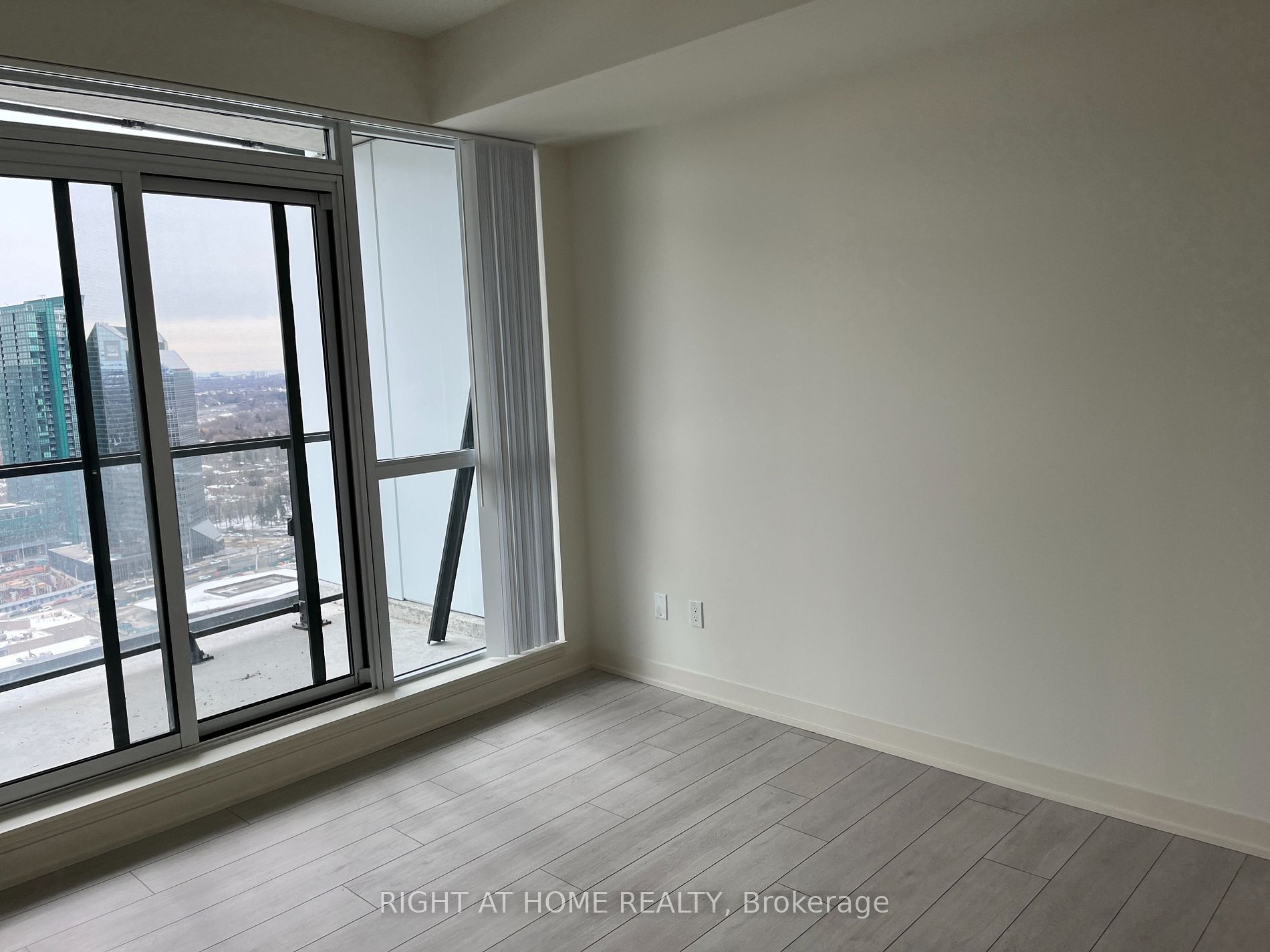 4955 Yonge St 2906