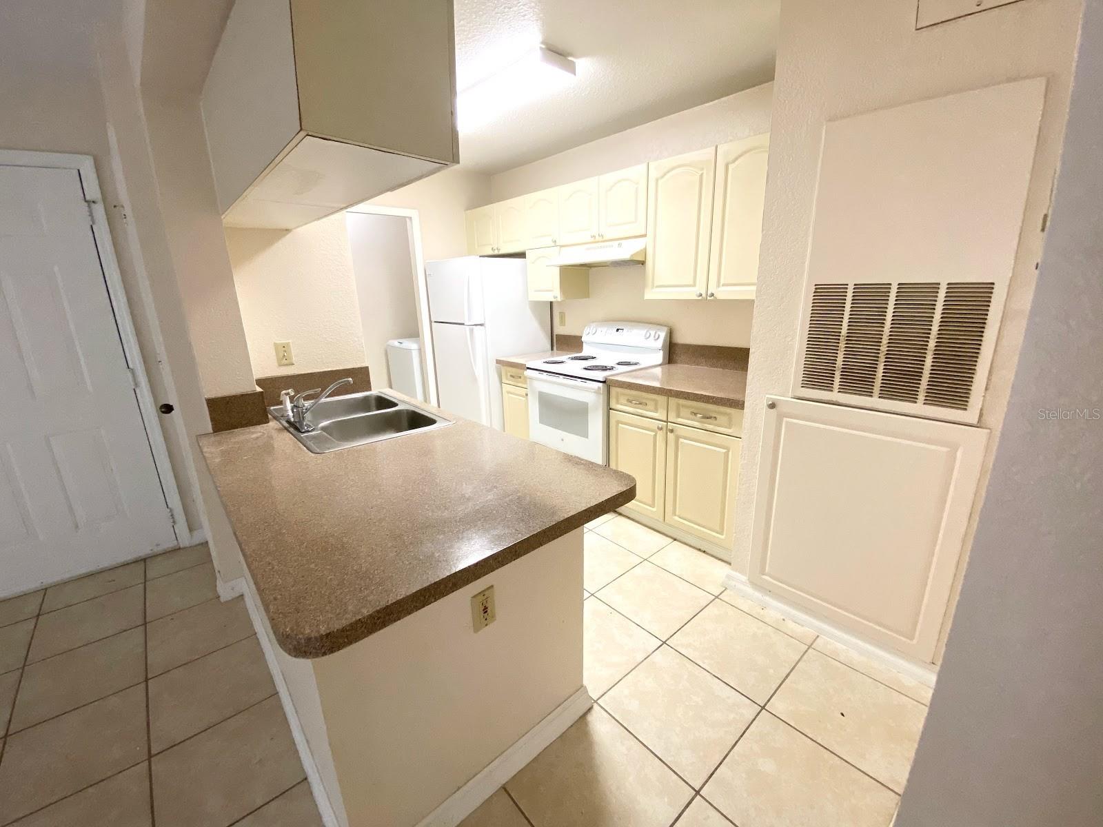 2550 N Alafaya Trail 6200