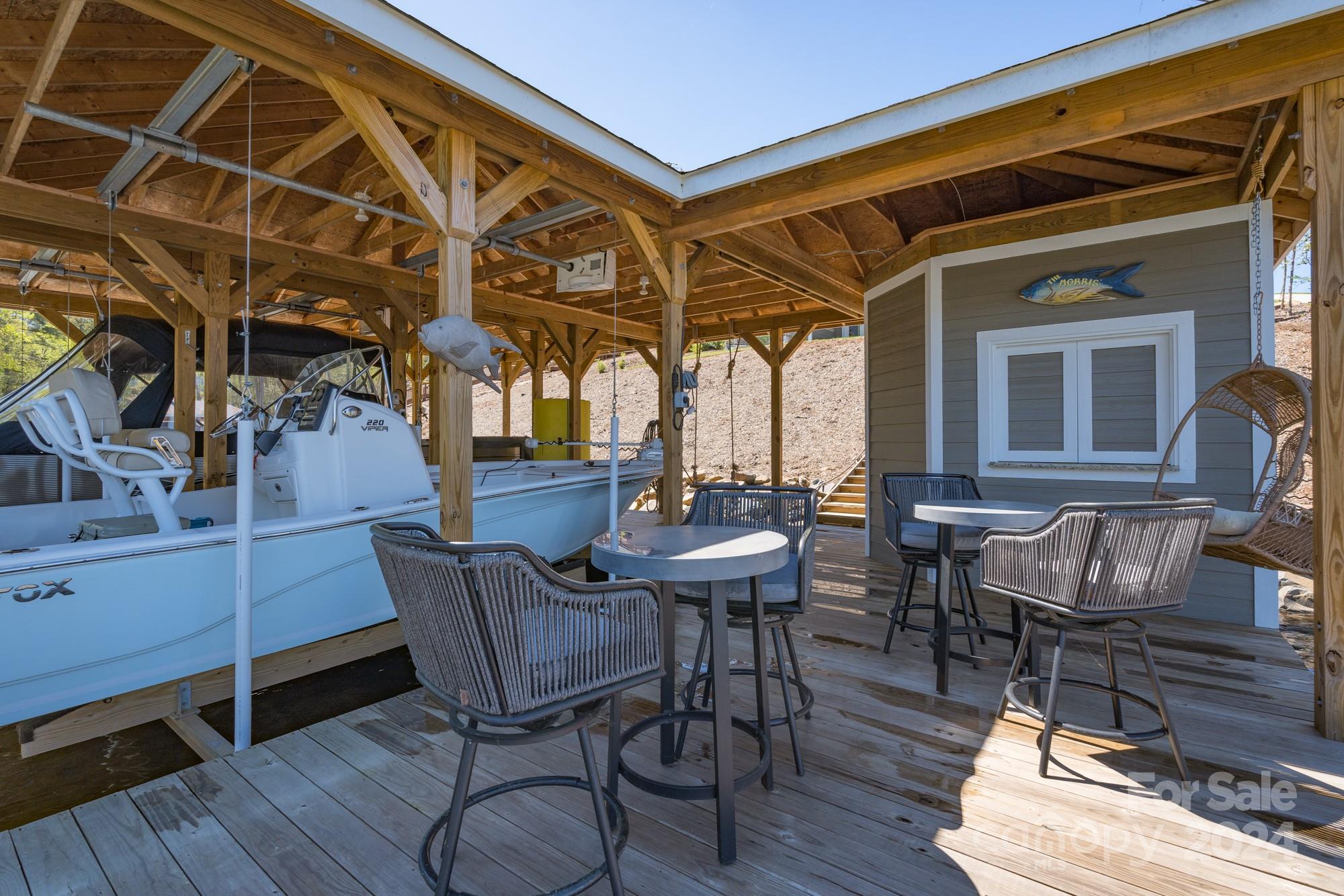 376 Landing Trail
