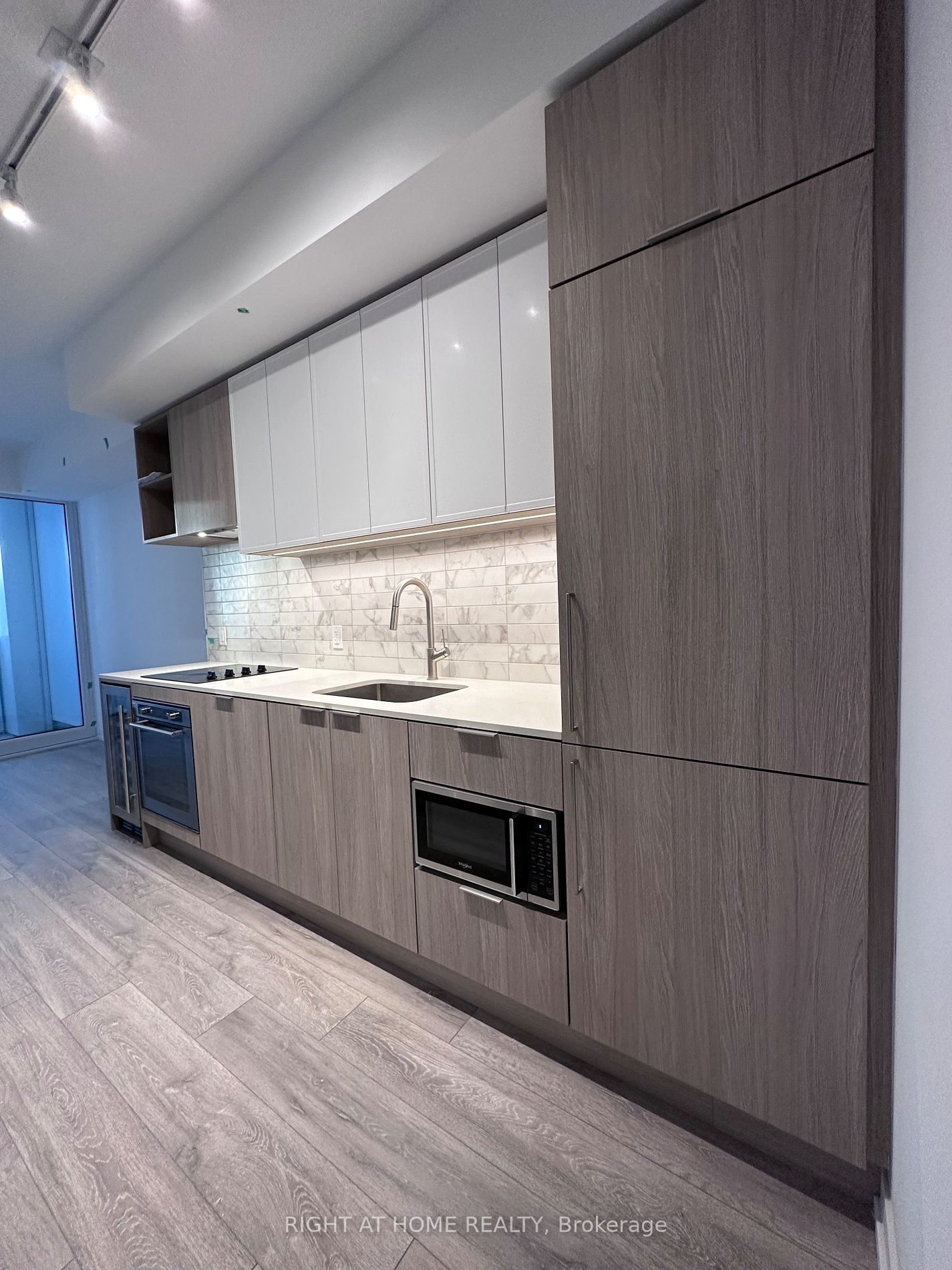 2020 Bathurst Ave 608