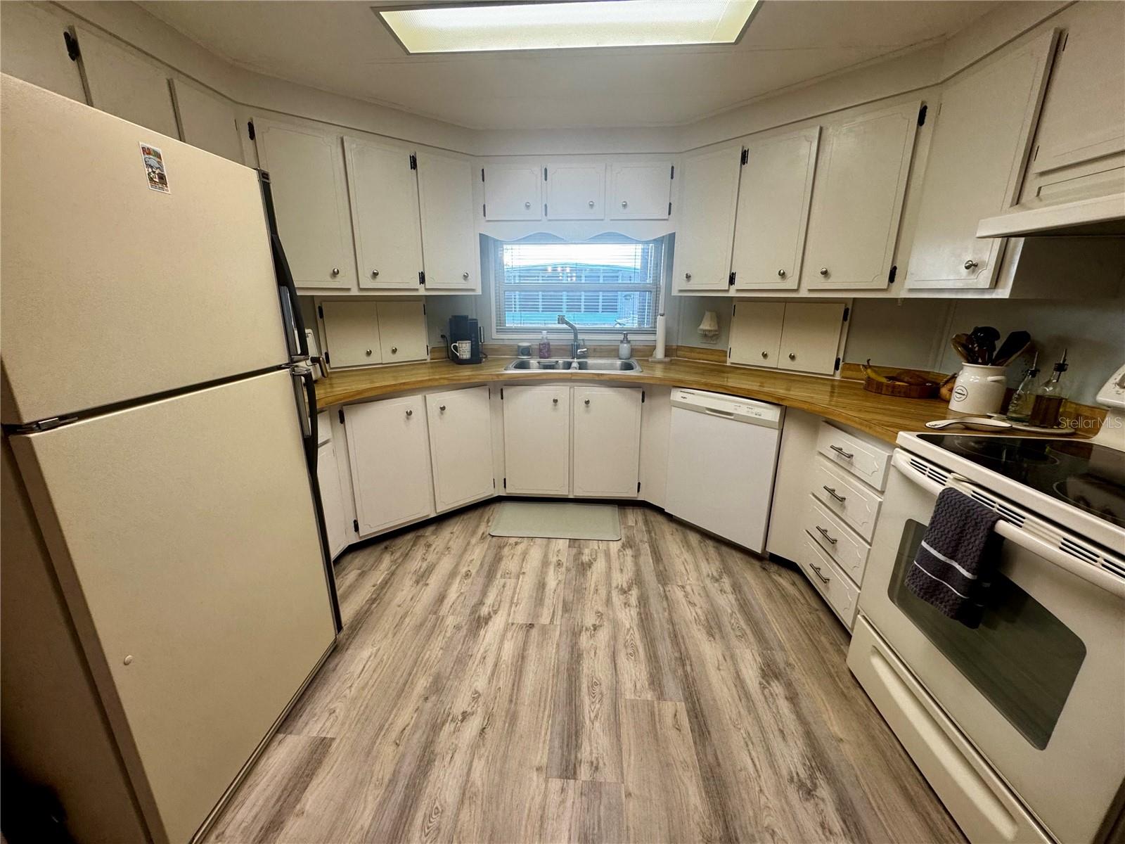 5619 Bayshore Road 240