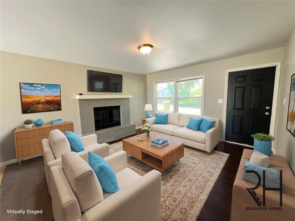 3407 S Claremont Avenue