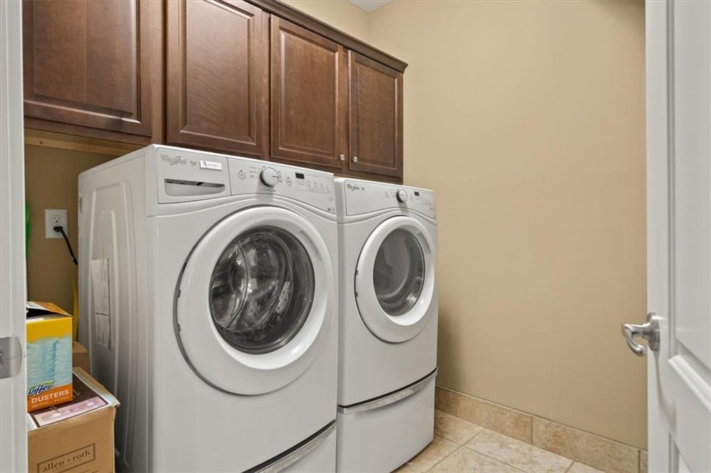 5614 Chimney Rocks Circle