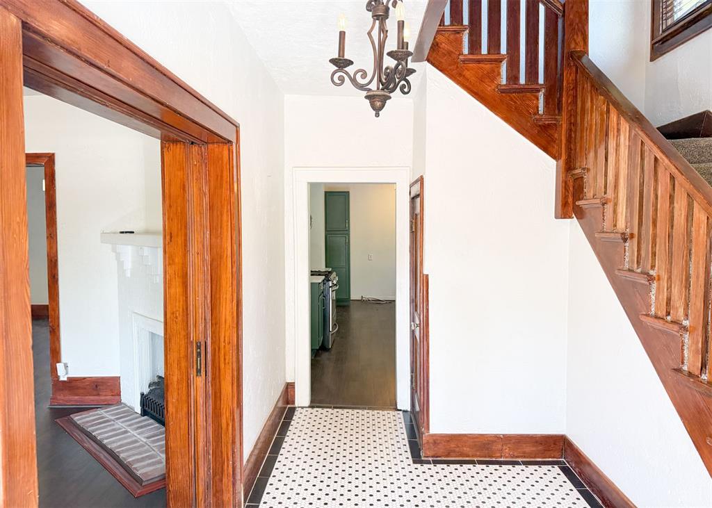 This 1920s, 3-bedroom, 2-bathroom home offers plenty of character and space. The floor plan features a large living room, separate dining area, laundry, bathroom and spacious kitchen on the main level, with all bedrooms located upstairs, Corner lot and a second driveway.Outside, the home features a large backyard and back deck with plenty of outdoor space.Conveniently located near the Plaza District with easy access to Midtown, Downtown OKC, shopping, dining, and entertainment.