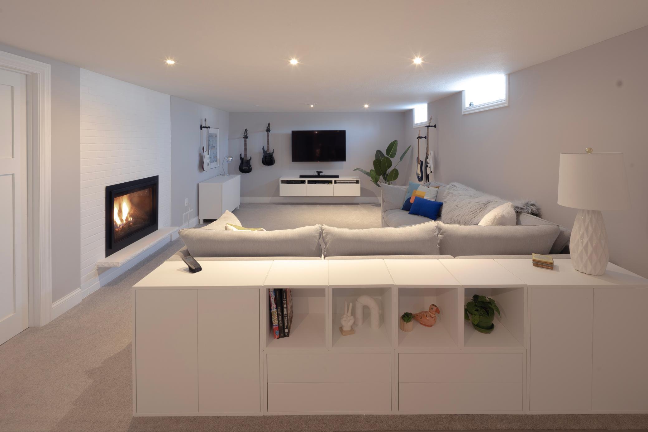 2420 Dunlap Street N