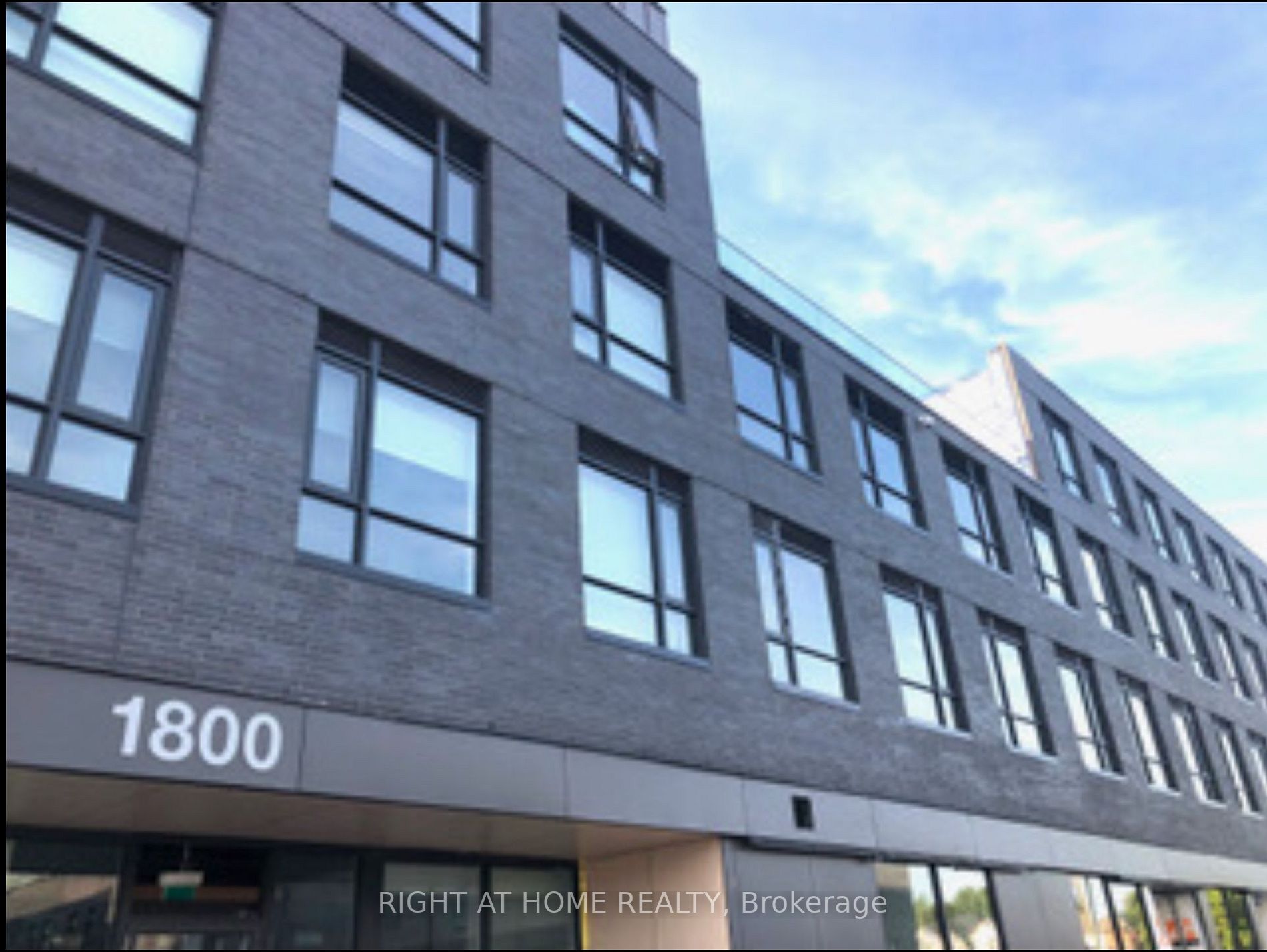 1800 N Simcoe St 318