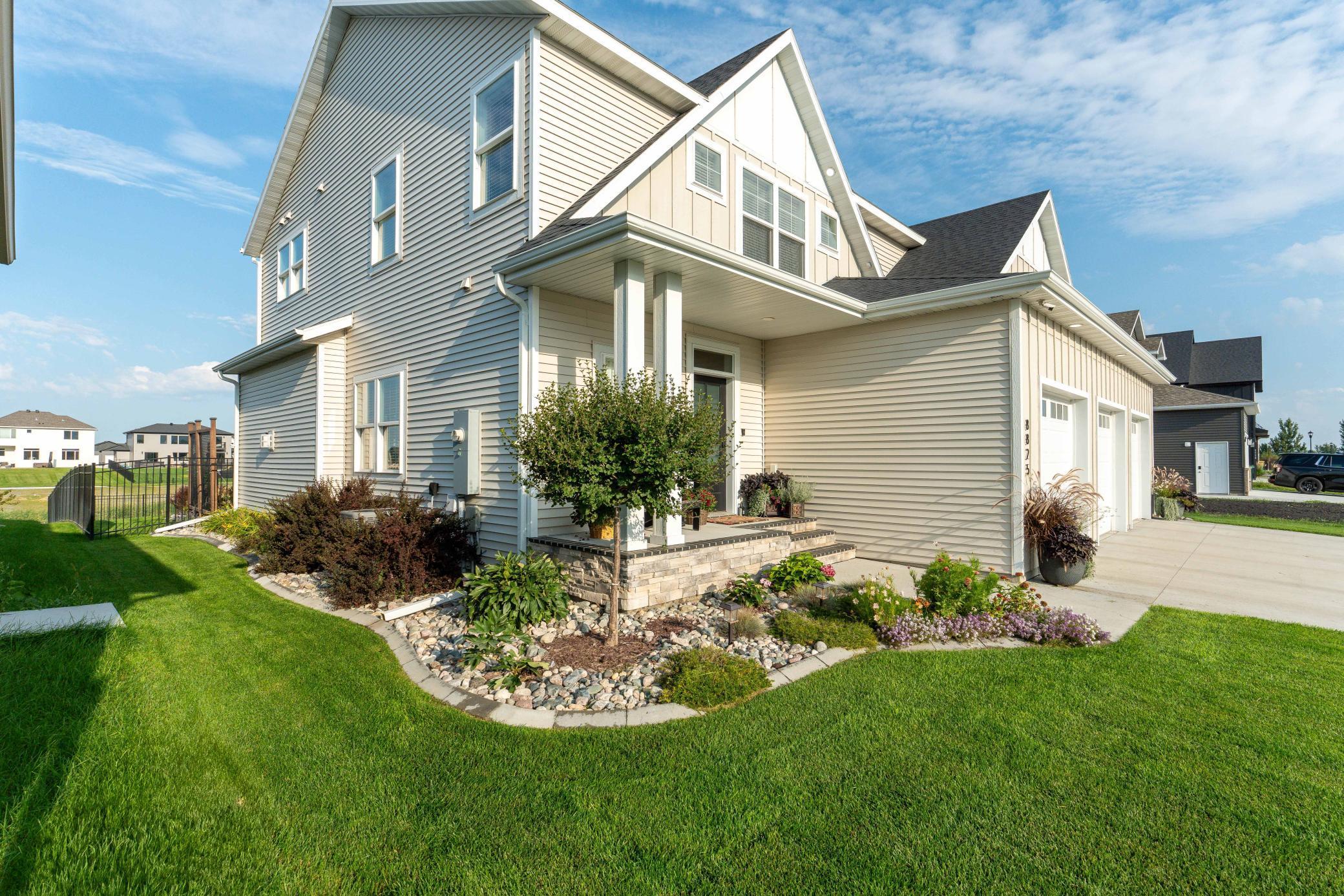 8825 Meadowlark Parkway