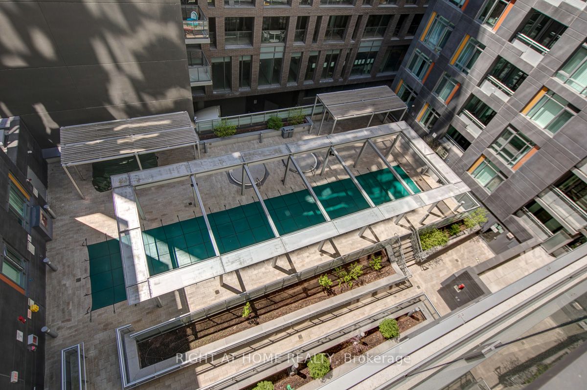 525 W Adelaide St 932