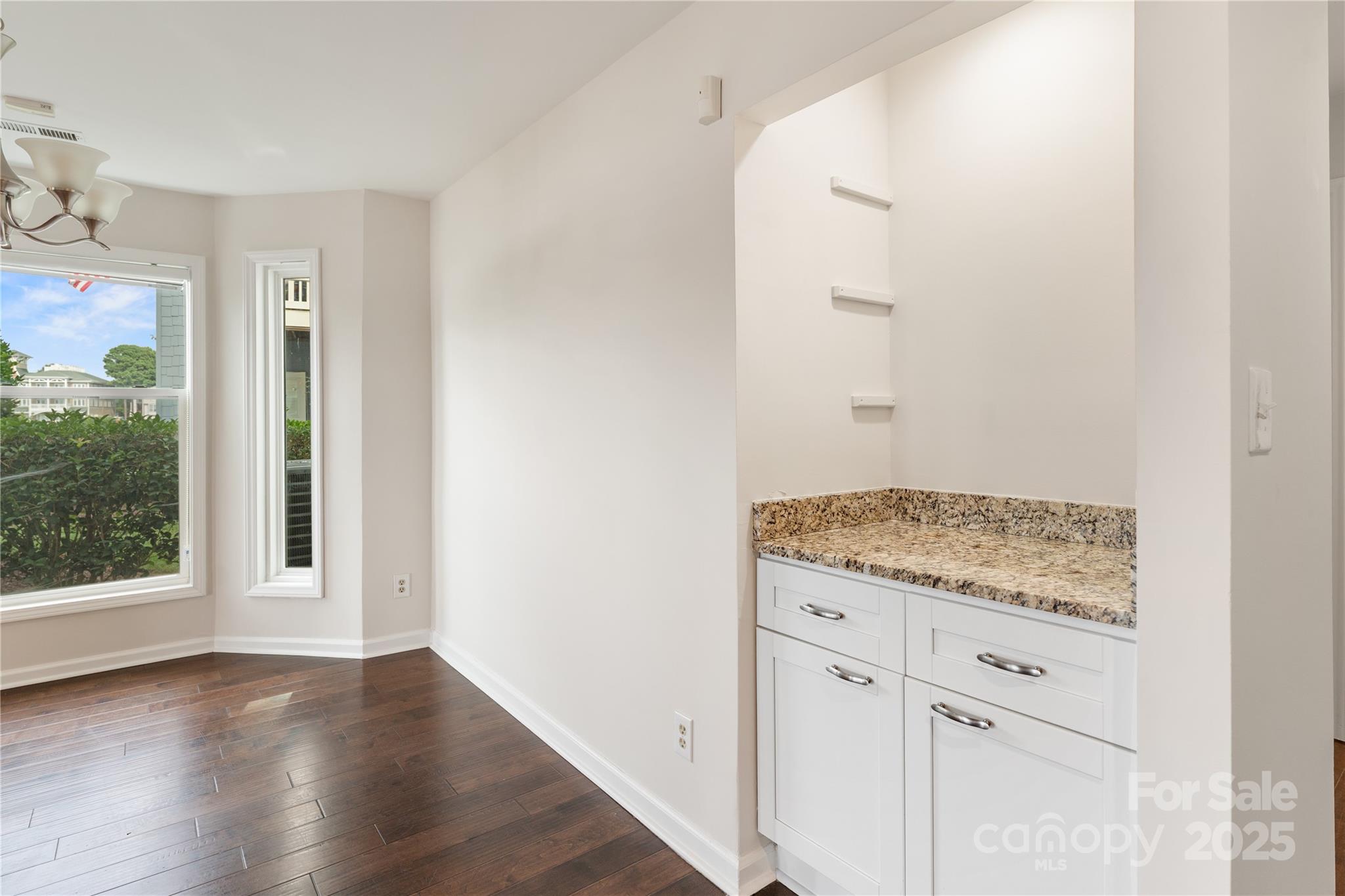 18647 Vineyard Point Lane