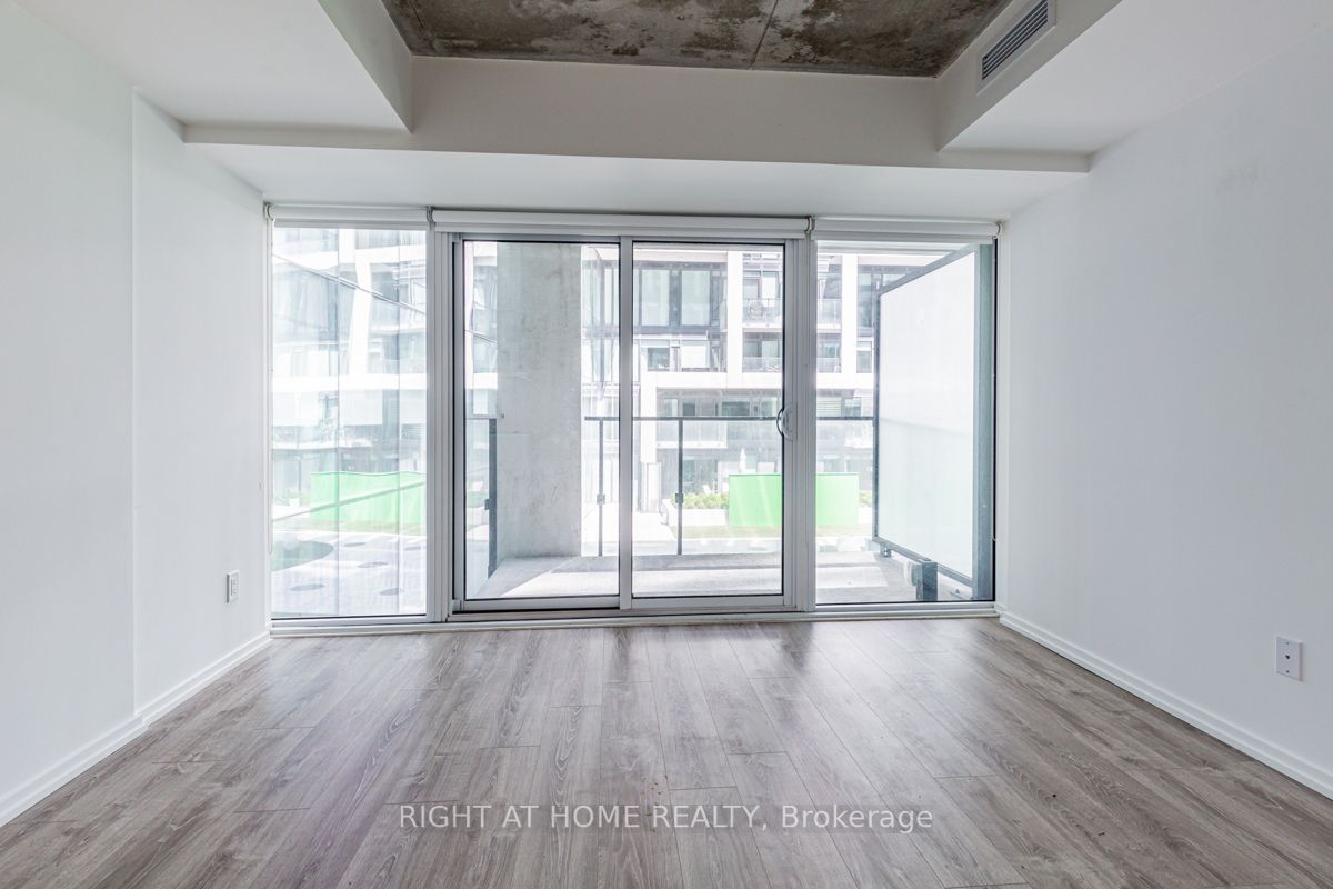 8 E Hillsdale Ave 745
