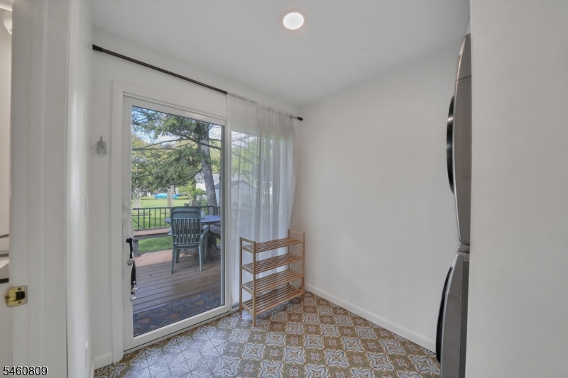 113 Carol Dr — photo 16 of 18
