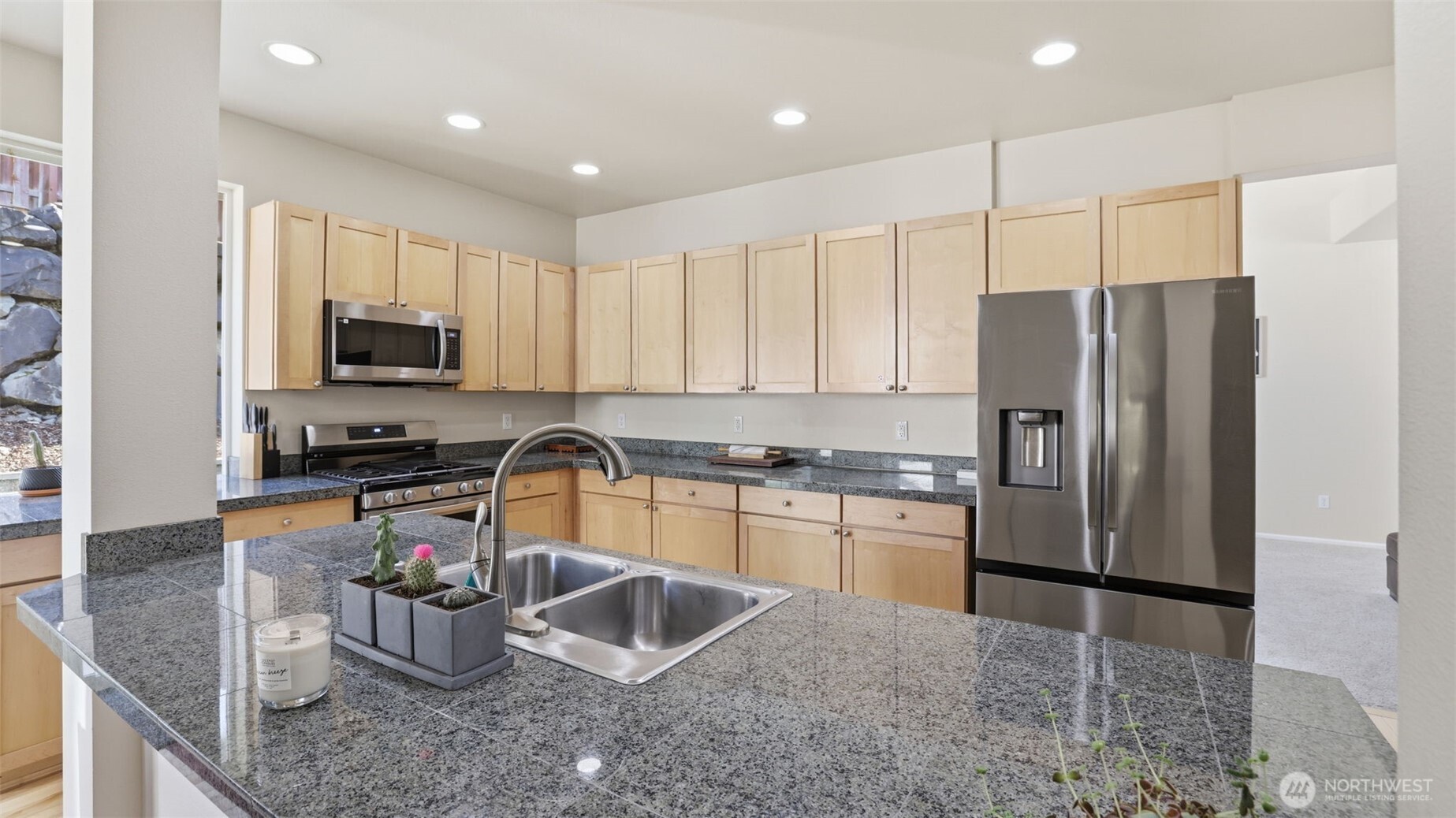 6114 Montevista Drive SE