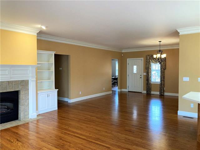 612 Carriage Court