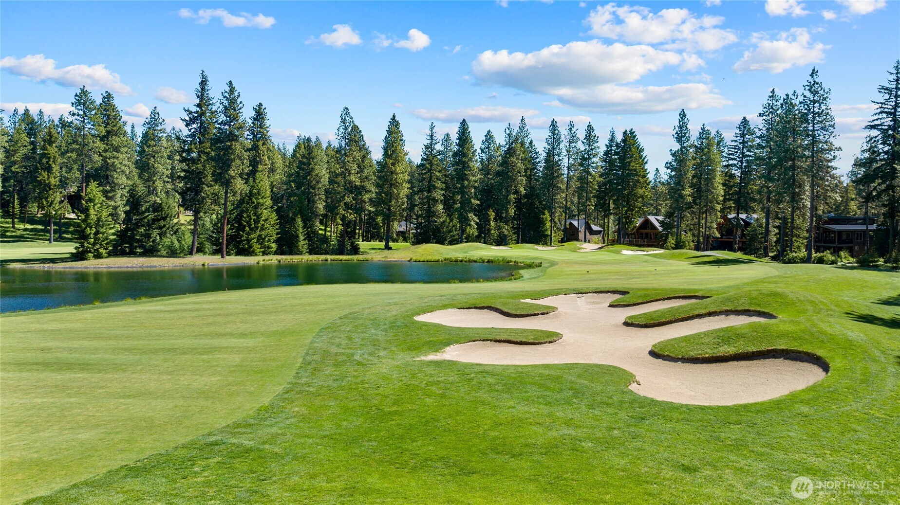 Walk out to the golf course and make your best putt!