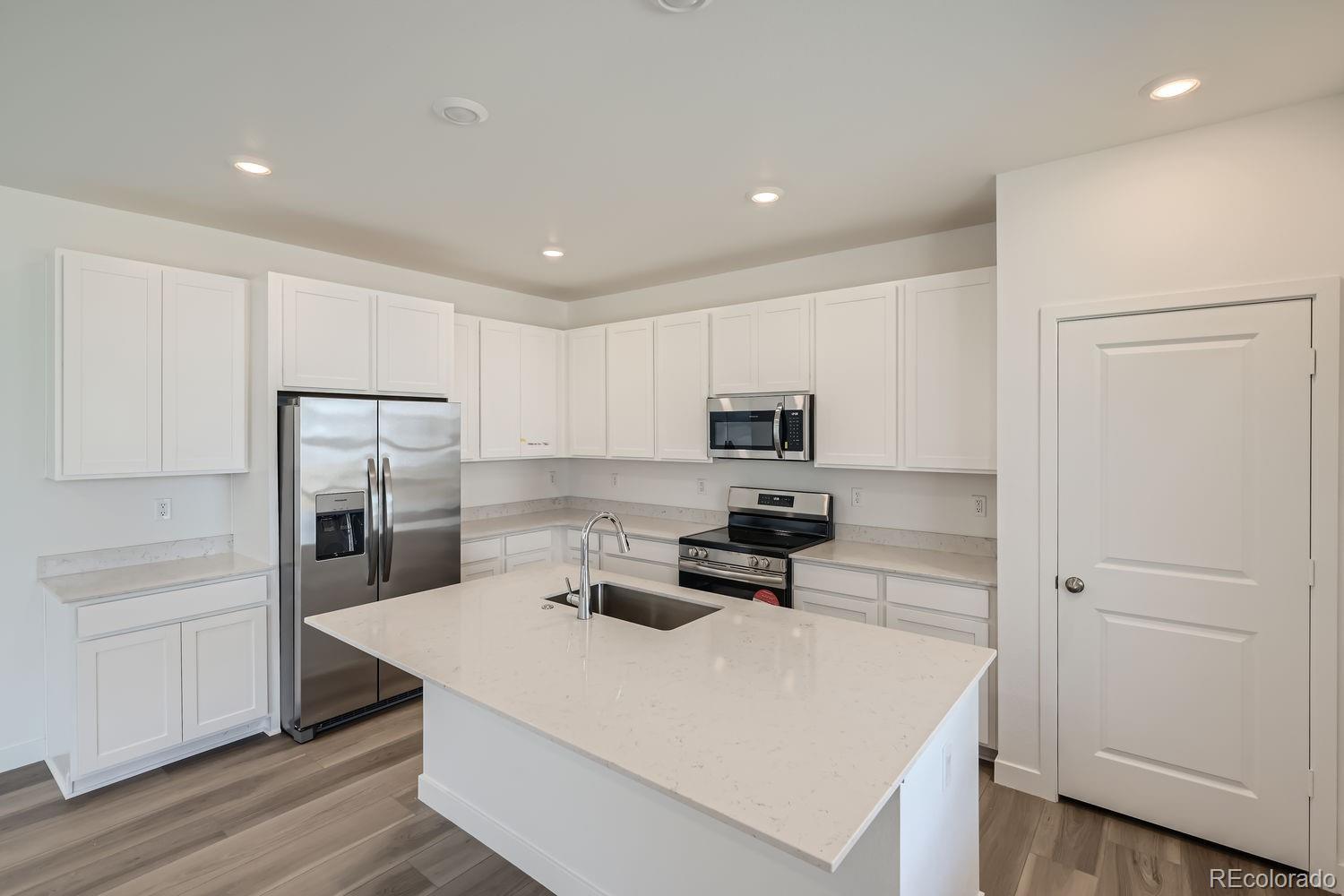 5563 Tamarack Avenue