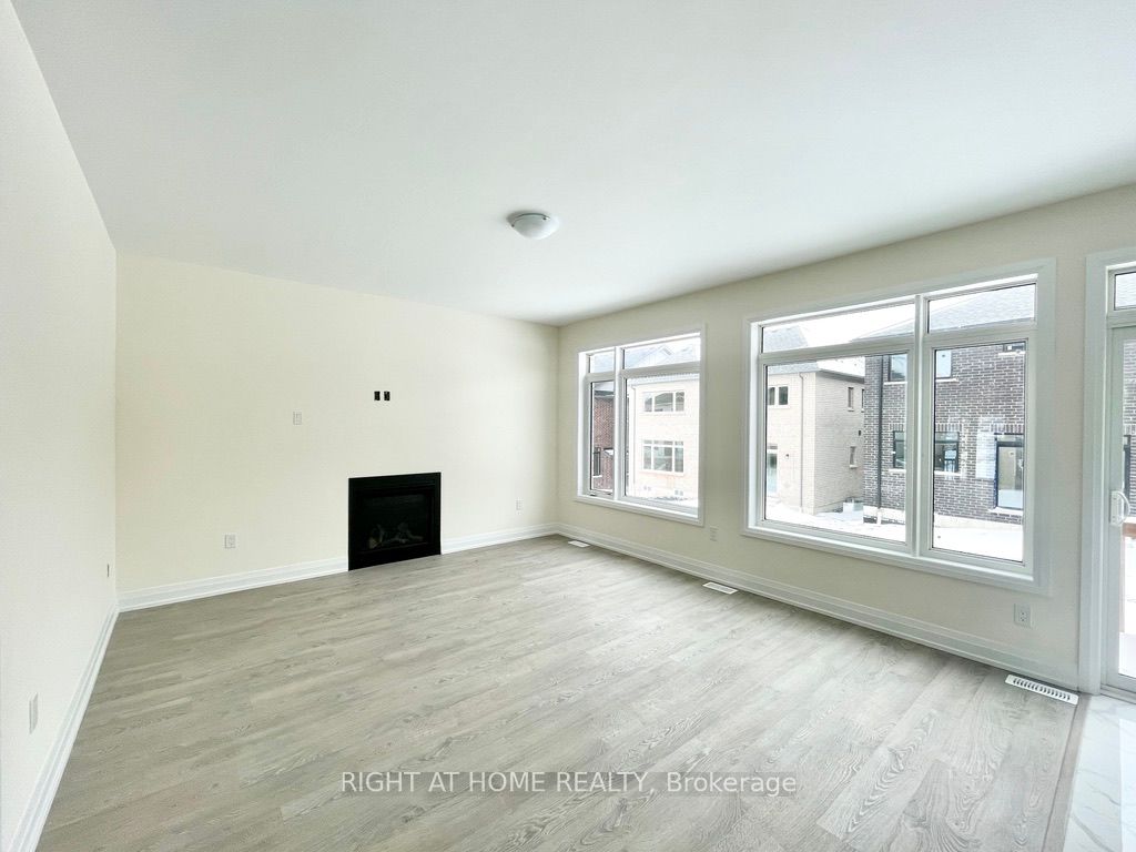 48 Daisy St