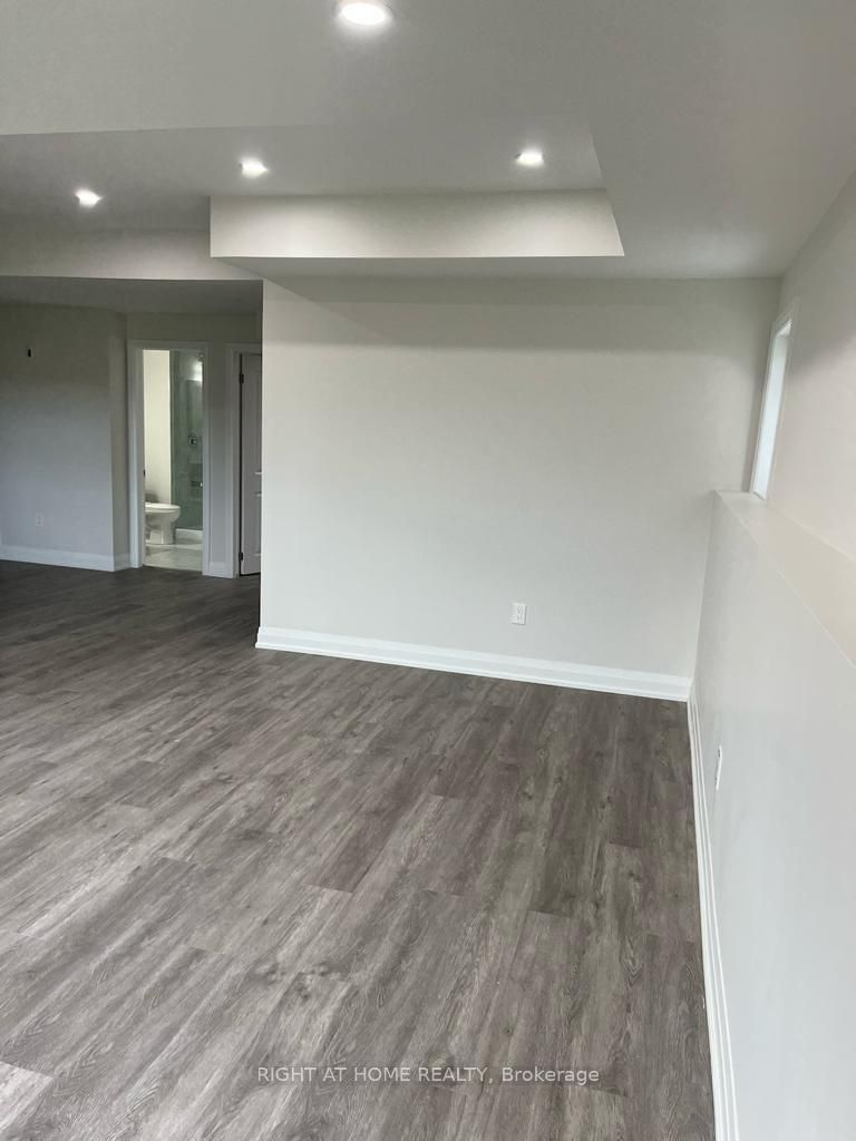 135 Franklin Tr Lower